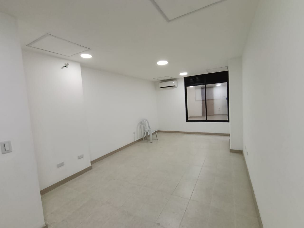 Oficina en arriendo Antioquia Medellín Estadio 23 m2 Habitaciones 0 Baños 1 Garajes 0 Precio $1900000