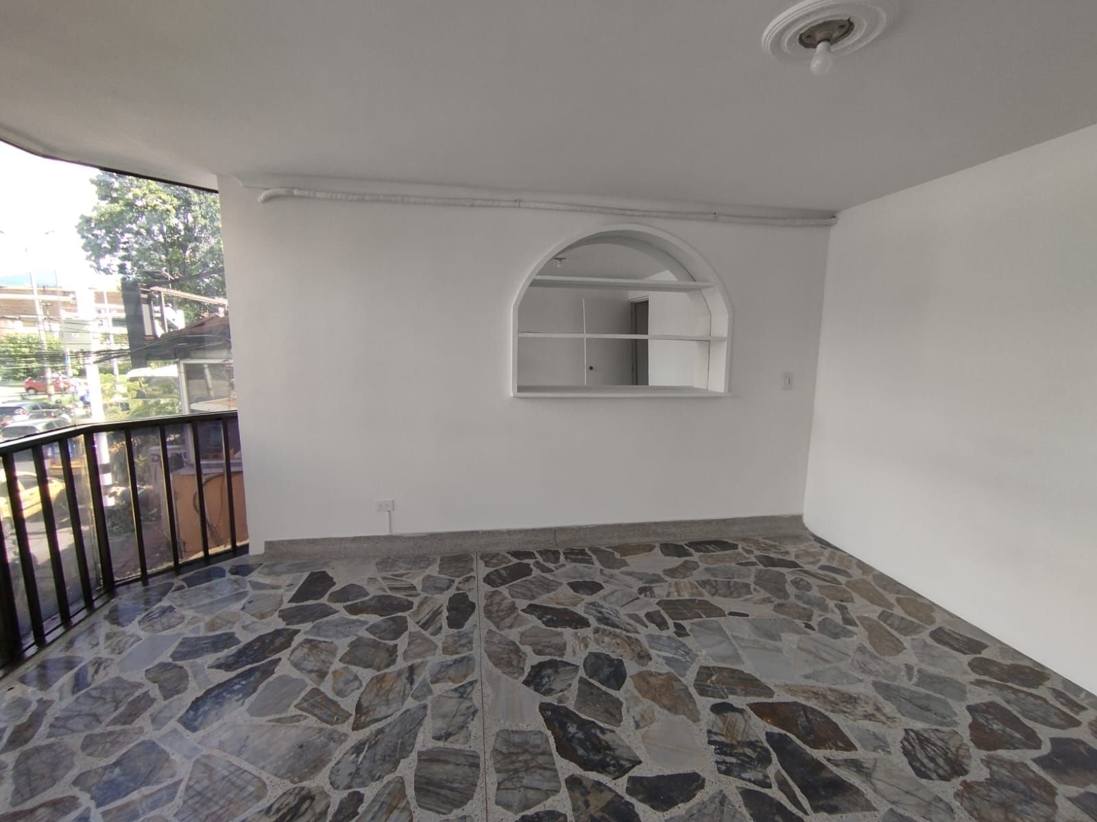 Oficina en arriendo Antioquia Medellín La Castellana 75 m2 Habitaciones 0 Baños 1 Garajes 0 Precio $2800000