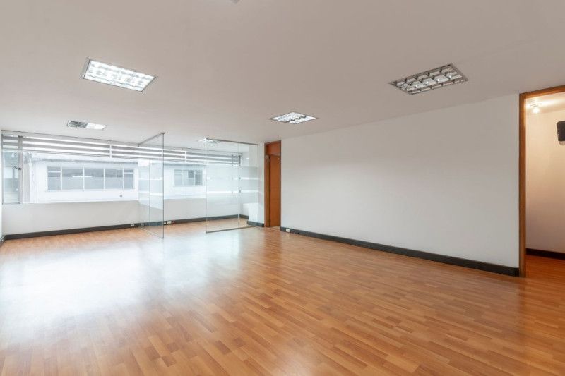 Oficina en venta Cundinamarca Bogotá Lago Gaitan 60 m2 Habitaciones 0 Baños 1 Garajes 1 Precio $350000000