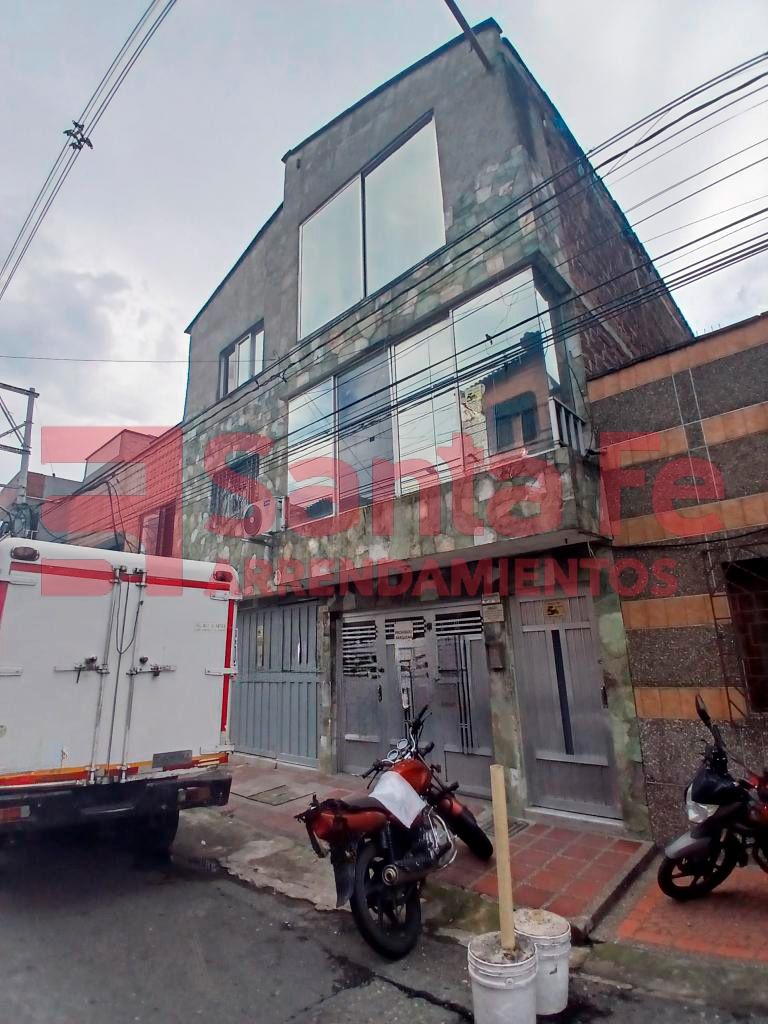 Bodega en arriendo Antioquia Medellín Trinidad 614 m2 Habitaciones 0 Baños 3 Garajes 1 Precio $12000000