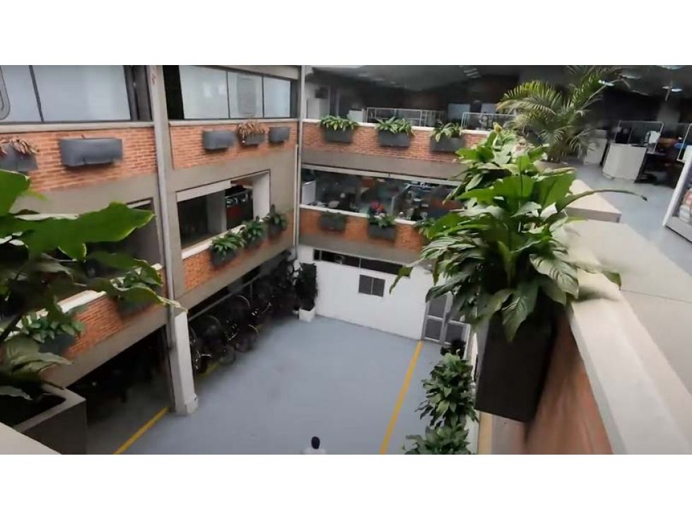 Edificio en arriendo Cundinamarca Bogotá Granjas De Techo 3100 m2 Habitaciones 0 Baños 10 Garajes 29 Precio $50000000