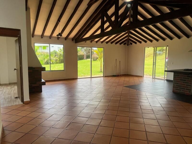 Finca en venta Antioquia El Carmen De Viboral El Carmen De Viboral 270 m2 Habitaciones 4 Baños 4 Garajes 1 Precio $1200000000