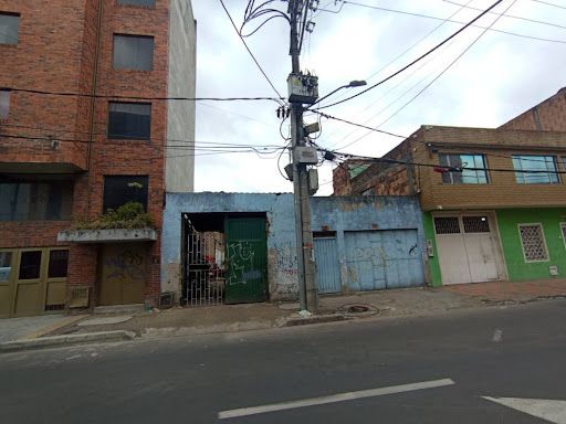 Lote en venta Cundinamarca Bogotá Salazar Gomez 300 m2 Habitaciones 0 Baños 1 Garajes 3 Precio $1250000000