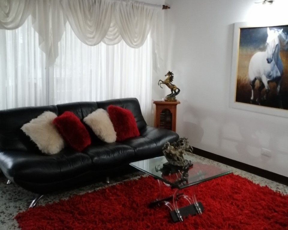 Casa en arriendo Antioquia Medellín Simon Bolivar 132 m2 Habitaciones 3 Baños 2 Garajes 0 Precio $3600000