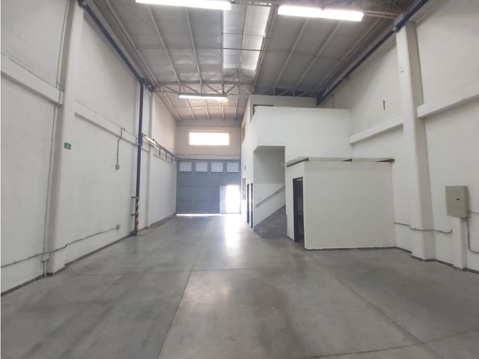 Bodega en venta Antioquia Itagüí Villa Paula 300 m2 Habitaciones 0 Baños 2 Garajes 4 Precio $2400000000