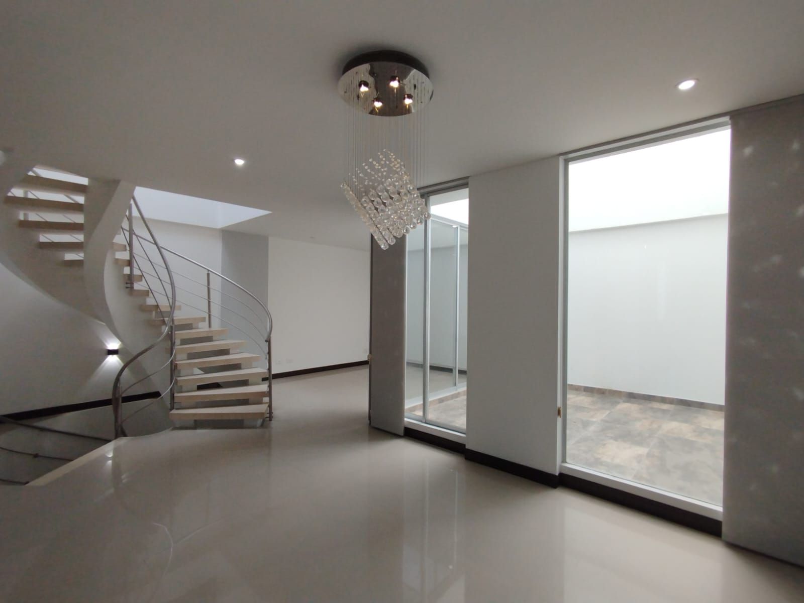 Casa en arriendo Risaralda Pereira La Julita 284 m2 Habitaciones 3 Baños 3 Garajes 2 Precio $5650000