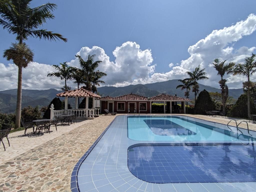 Finca en venta Antioquia Barbosa El Progreso 0 m2 Habitaciones 3 Baños 3 Garajes 0 Precio $2600000000