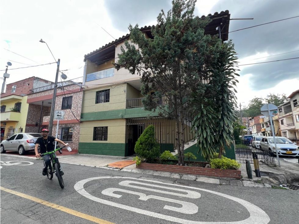 Casa en venta Antioquia Medellín La Colina 135 m2 Habitaciones 3 Baños 2 Garajes 1 Precio $480000000