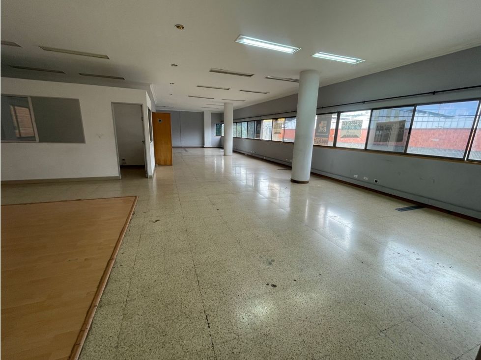 Bodega en arriendo Antioquia Medellín Cristo Rey 150 m2 Habitaciones 0 Baños 3 Garajes 0 Precio $7875000