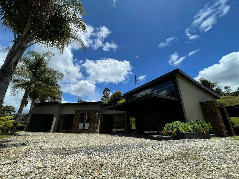 Casa en venta Antioquia El Carmen De Viboral El Carmen De Viboral 3900 m2 Habitaciones 4 Baños 5 Garajes 0 Precio $2500000000