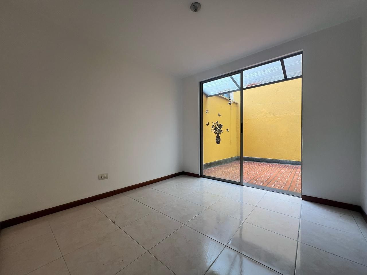 Casa en arriendo Antioquia Envigado Las Antillas 98 m2 Habitaciones 3 Baños 3 Garajes 2 Precio $3950000