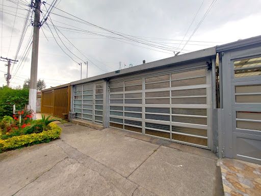 Casa en venta Cundinamarca Bogotá La Esperanza 270 m2 Habitaciones 3 Baños 3 Garajes 2 Precio $900000000
