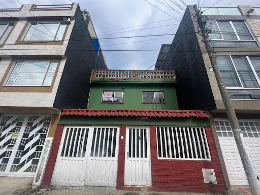 Casa en venta Cundinamarca Bogotá Bellavista Occidental 300 m2 Habitaciones 7 Baños 5 Garajes 2 Precio $600000000