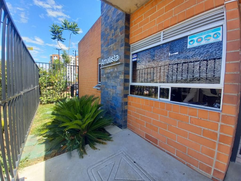 Apartamento en arriendo Valle Del Cauca Cali Condominio Zafiro 66 m2 Habitaciones 2 Baños 2 Garajes 0 Precio $1320000