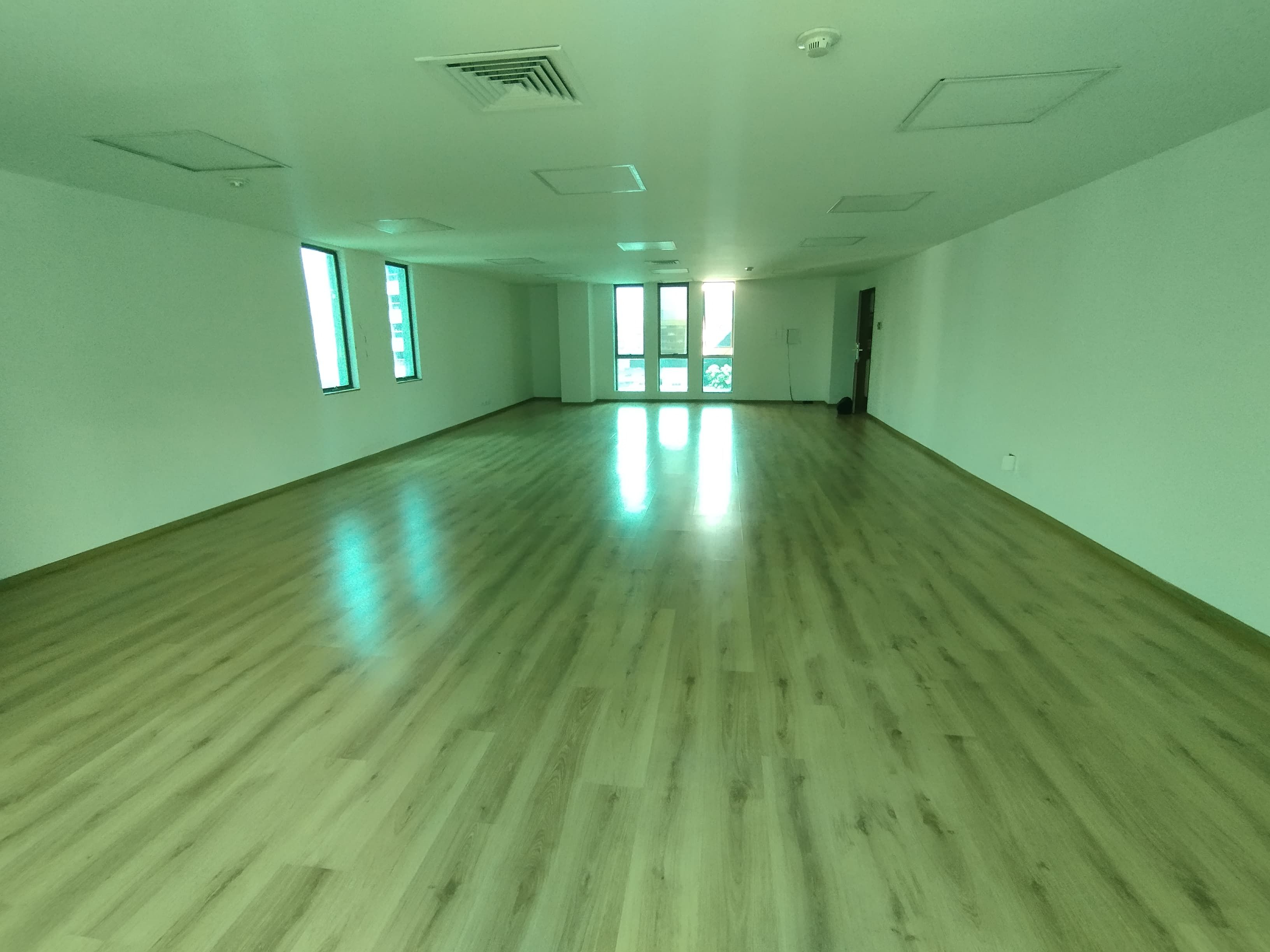 Oficina en arriendo Antioquia Medellín La Aguacatala 90 m2 Habitaciones 0 Baños 0 Garajes 1 Precio $9000000