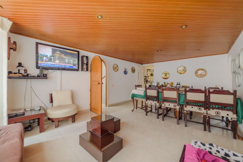 Apartamento en venta Cundinamarca Bogotá Los Cedros Oriental 134 m2 Habitaciones 4 Baños 3 Garajes 2 Precio $570000000