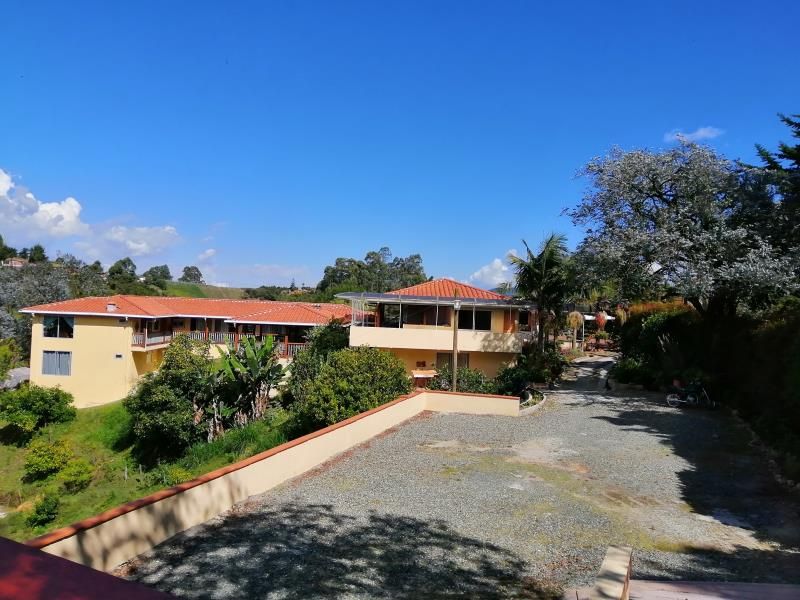 Edificio en arriendo Antioquia Rionegro El Porvenir 7800 m2 Habitaciones 16 Baños 16 Garajes 12 Precio $30000000