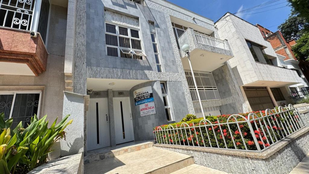 Apartamento en arriendo Valle Del Cauca Cali El Ingenio 100 m2 Habitaciones 2 Baños 1 Garajes 1 Precio $1850000