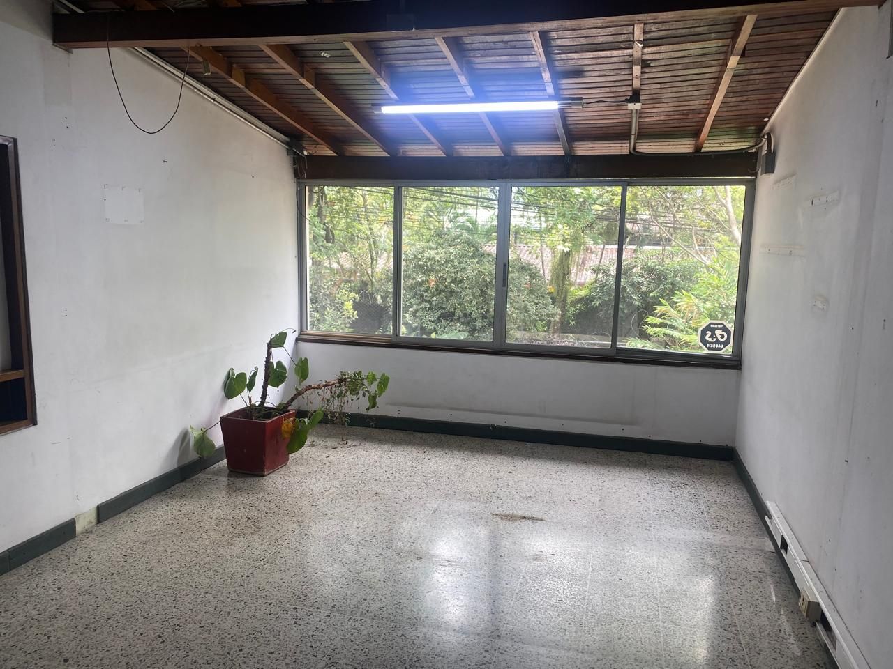 Oficina en arriendo Antioquia Envigado Loma Linda 800 m2 Habitaciones 0 Baños 4 Garajes 2 Precio $8200000