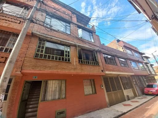 Casa en venta Cundinamarca Bogotá Ciudad Hunza 240 m2 Habitaciones 8 Baños 5 Garajes 0 Precio $475000000