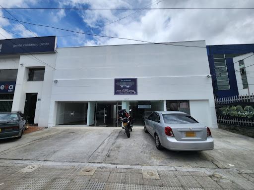 Local en venta Cundinamarca Bogotá Mónaco 500 m2 Habitaciones 0 Baños 4 Garajes 6 Precio $4050000000