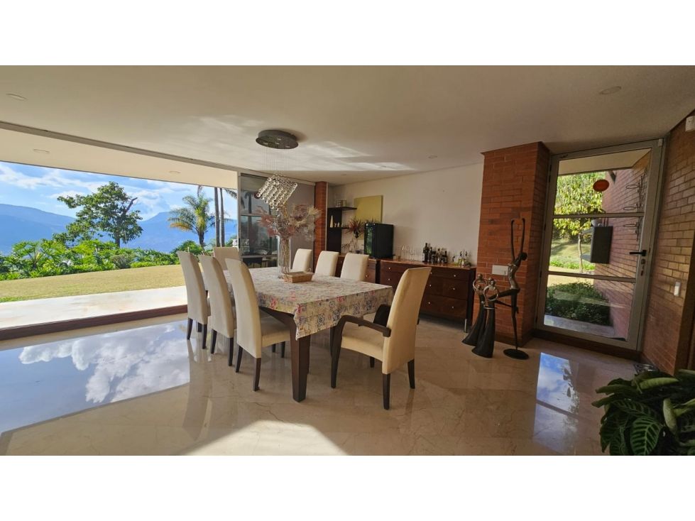Casa en venta Antioquia Medellín El Tesoro 470 m2 Habitaciones 4 Baños 3 Garajes 5 Precio $6800000000