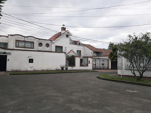 Casa en venta Cundinamarca Bogotá Puente Largo 380 m2 Habitaciones 5 Baños 6 Garajes 5 Precio $1850000000