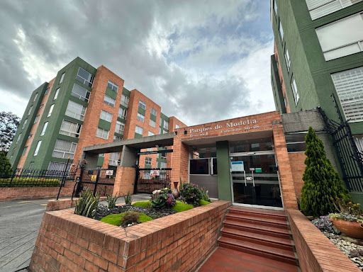 Apartamento en venta Cundinamarca Bogotá Capellanía 80 m2 Habitaciones 3 Baños 2 Garajes 1 Precio $440000000