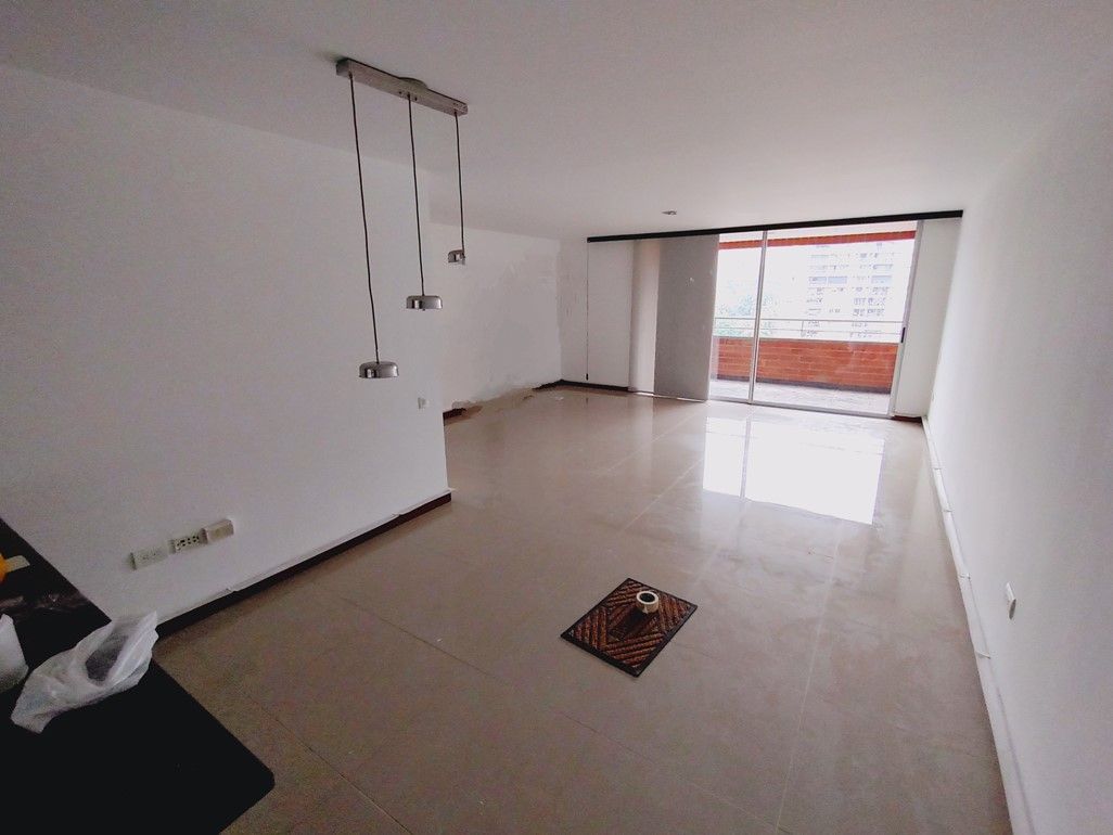 Apartamento en arriendo Antioquia Envigado Tierra Grata 100 m2 Habitaciones 3 Baños 2 Garajes 2 Precio $4500000