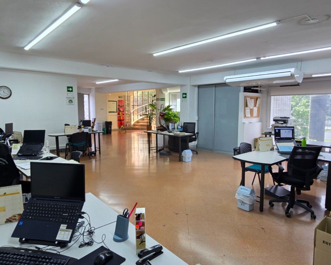 Oficina en arriendo Antioquia Medellín Guayabal 400 m2 Habitaciones 0 Baños 6 Garajes 4 Precio $19000000
