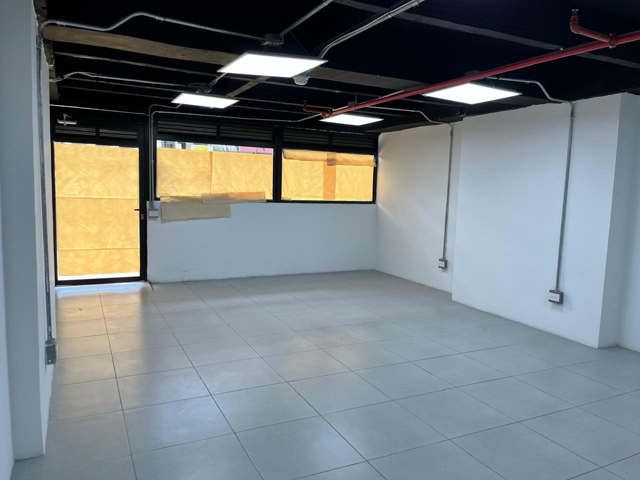 Local en venta Antioquia Sabaneta Las Casitas 44 m2 Habitaciones 0 Baños 1 Garajes 0 Precio $530000000