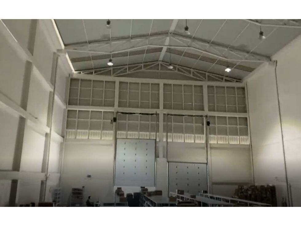 Bodega en venta Huila Neiva Mano Fuerte 1000 m2 Habitaciones 0 Baños 3 Garajes 0 Precio $2800000000