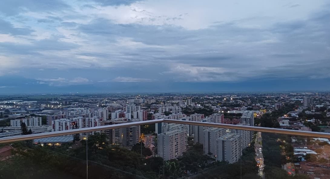 Apartamento en venta Valle Del Cauca Cali Menga 182 m2 Habitaciones 4 Baños 5 Garajes 2 Precio $1390000000