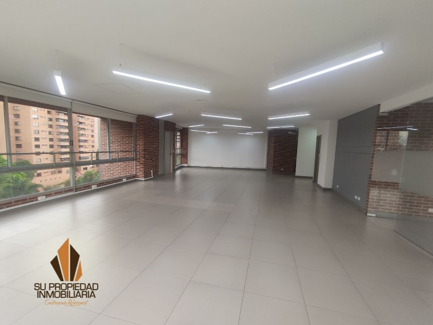 Oficina en arriendo Antioquia Medellín Alejandria 169 m2 Habitaciones 0 Baños 2 Garajes 3 Precio $11555000