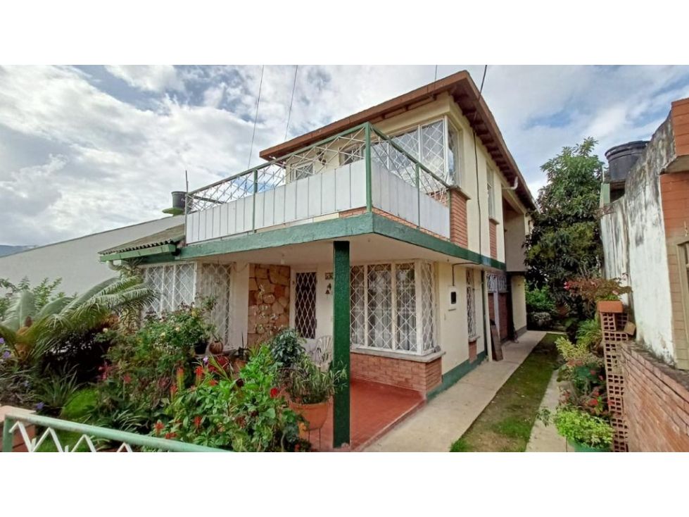 Casa en venta Cundinamarca Fusagasugá Cr San Martin De Los Olivos 250 m2 Habitaciones 5 Baños 4 Garajes 4 Precio $670000000