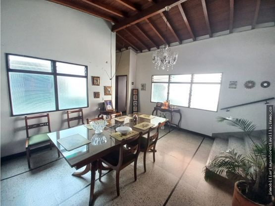 Casa en venta Antioquia Medellín La Castellana 252 m2 Habitaciones 5 Baños 3 Garajes 1 Precio $830000000