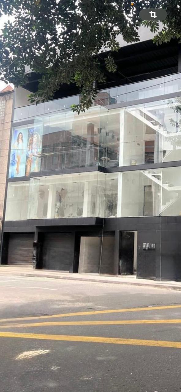 Local en arriendo Antioquia Medellín La Candelaria 33 m2 Habitaciones 0 Baños 2 Garajes 0 Precio $3500000