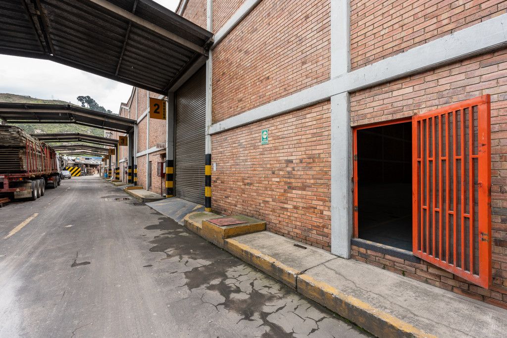 Bodega en arriendo Cundinamarca Soacha Parque De Las Flores 1200 m2 Habitaciones 0 Baños 0 Garajes 0 Precio $23760000