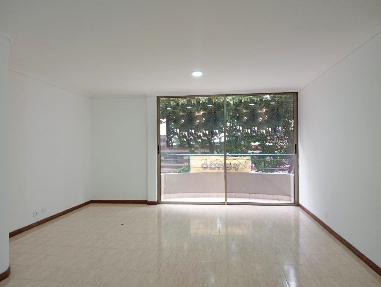 Apartamento en arriendo Antioquia Medellín Lorena 106 m2 Habitaciones 3 Baños 2 Garajes 1 Precio $4650000
