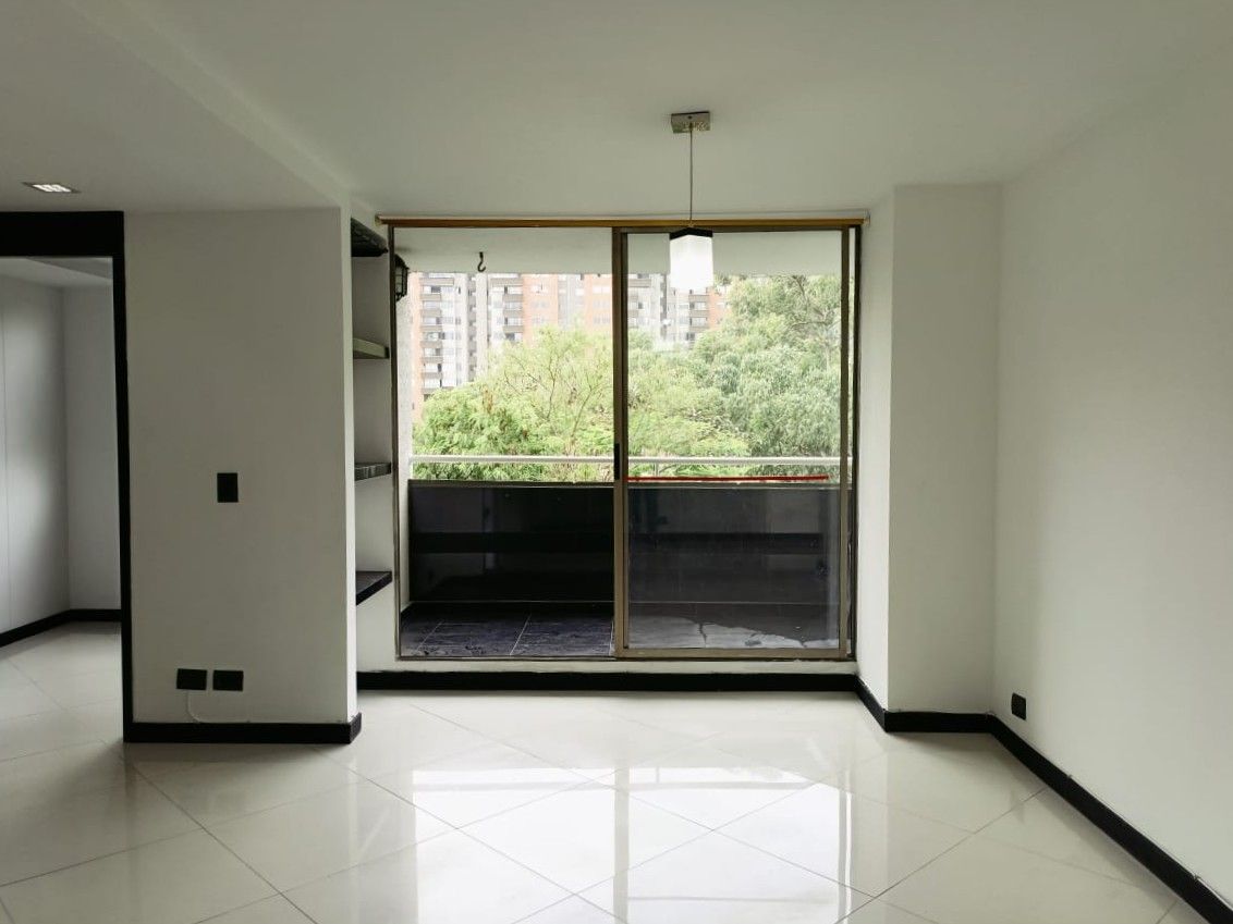 Apartamento en arriendo Antioquia Medellín La Mota 70 m2 Habitaciones 3 Baños 2 Garajes 1 Precio $2700000