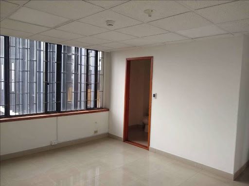 Oficina en arriendo Cundinamarca Bogotá Chapinero Central 94 m2 Habitaciones 0 Baños 2 Garajes 2 Precio $2786000