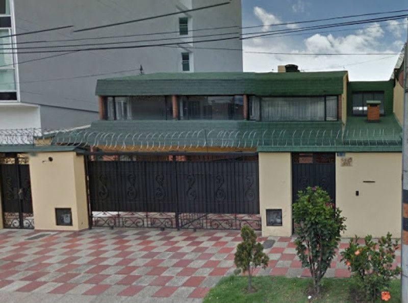 Casa en venta Cundinamarca Bogotá San Patricio 244 m2 Habitaciones 4 Baños 3 Garajes 3 Precio $1550000000