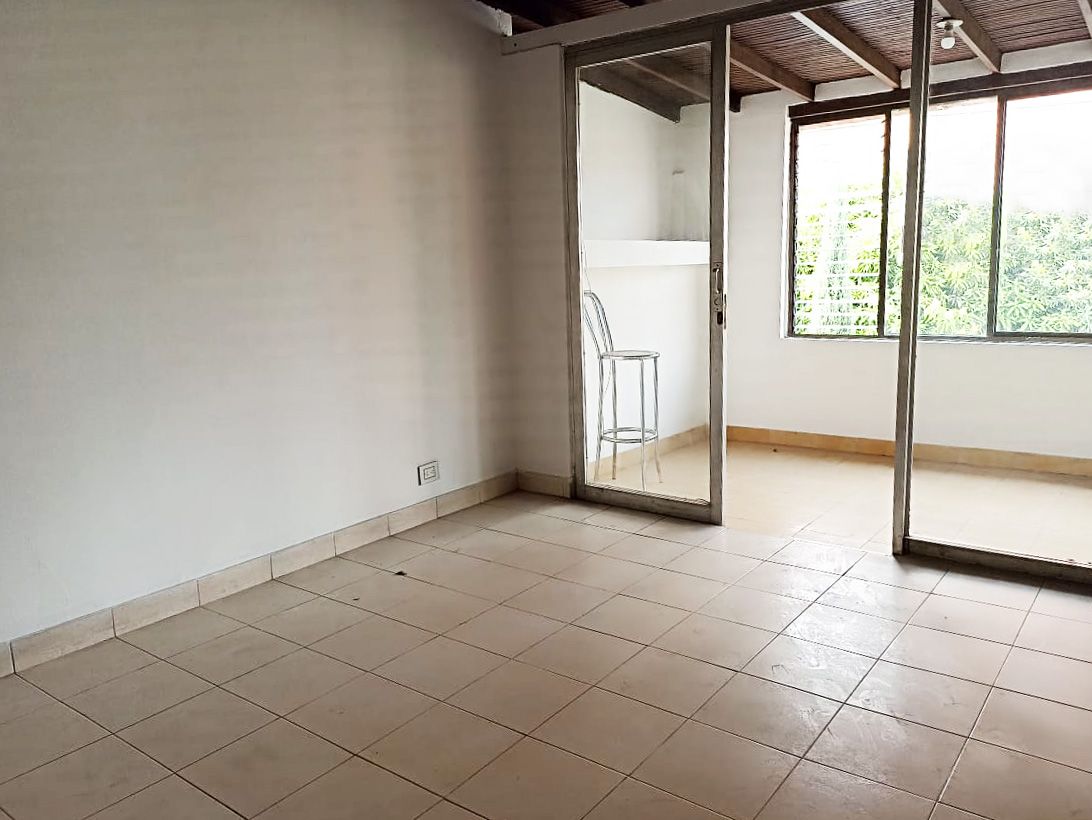 Oficina en arriendo Antioquia Medellín Rosales 160 m2 Habitaciones 0 Baños 2 Garajes 0 Precio $2650000