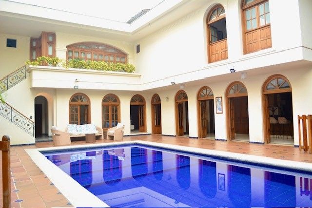 Casa en venta Valle Del Cauca Cali Bellavista 900 m2 Habitaciones 7 Baños 9 Garajes 5 Precio $3900000000