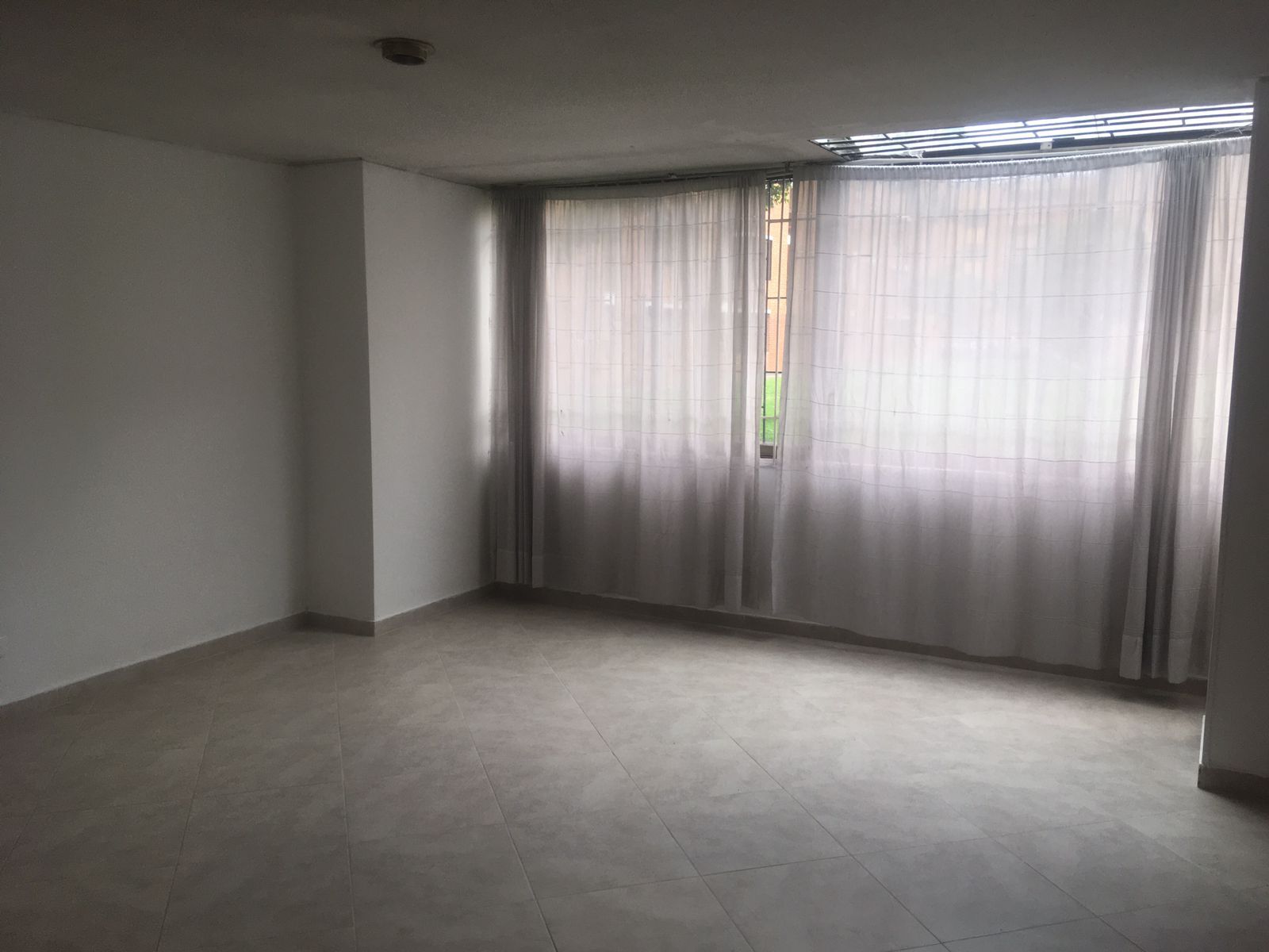 Apartamento en arriendo Cundinamarca Bogotá Cjr Pablo Vi Iida Etapa 86 m2 Habitaciones 4 Baños 3 Garajes 2 Precio $2790000