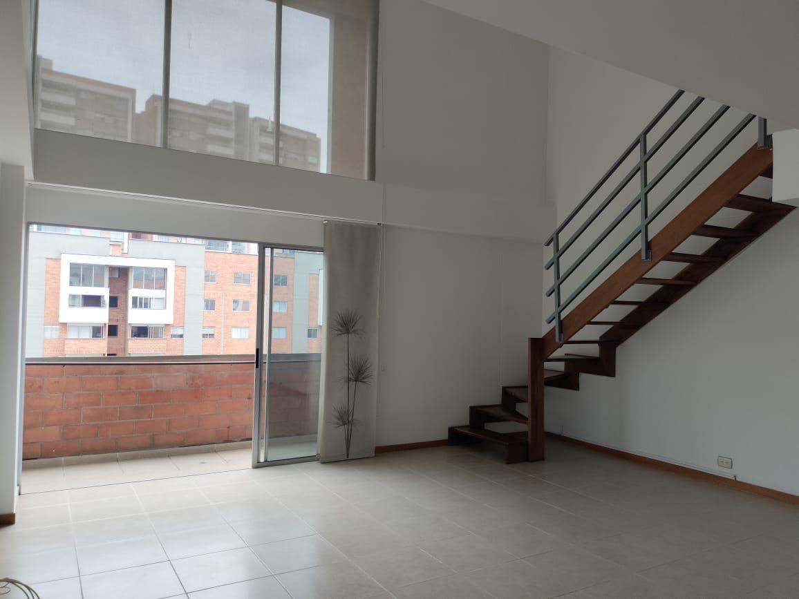 Apartamento en arriendo Antioquia Envigado Jardines 140 m2 Habitaciones 4 Baños 3 Garajes 1 Precio $5600000
