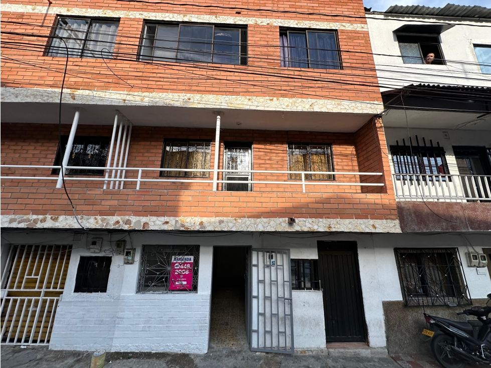 Local en arriendo o venta Antioquia Medellín Castilla 25 m2 Habitaciones 0 Baños 1 Garajes 0 Precio venta $105000000 Precio arriendo $800000