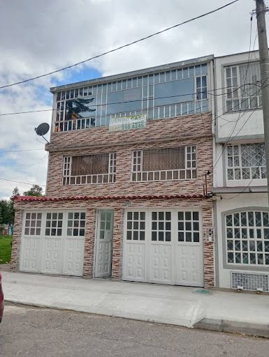 Casa en venta Cundinamarca Bogotá Villa Claudia 350 m2 Habitaciones 9 Baños 5 Garajes 2 Precio $970000000