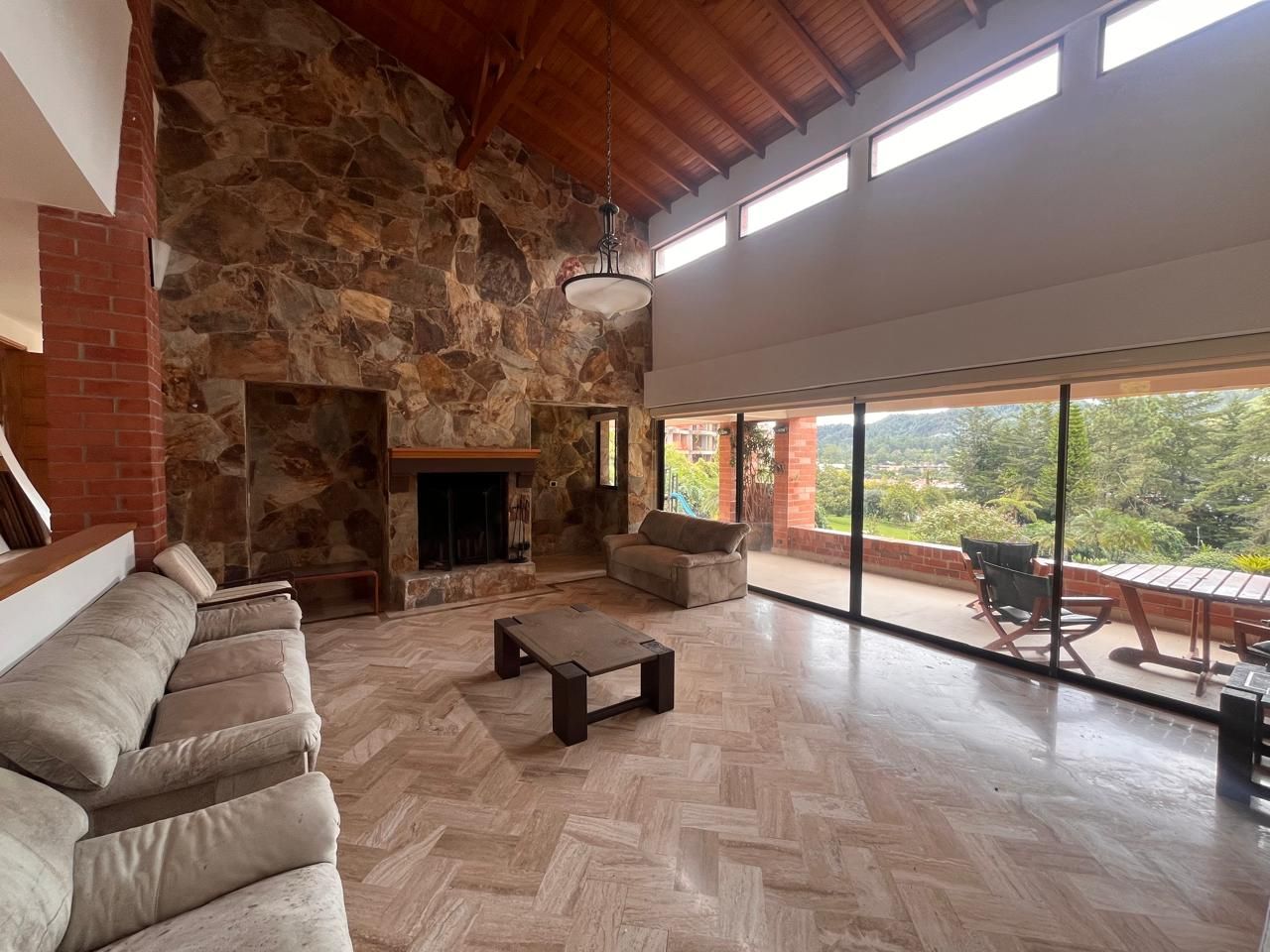 Casa en arriendo Antioquia El Retiro Villa Elena 6400 m2 Habitaciones 6 Baños 6 Garajes 6 Precio $12500000