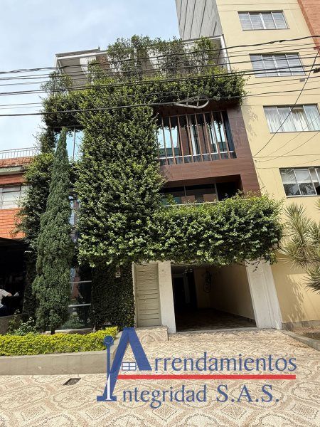 Edificio en venta Antioquia Medellín La Castellana 440 m2 Habitaciones 4 Baños 5 Garajes 2 Precio $2200000000